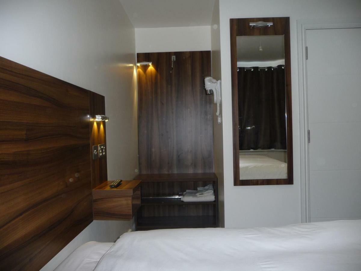 Heathrow-Windsor Guest House Slough Exterior foto